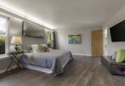 Mastersuite-light-and-bright