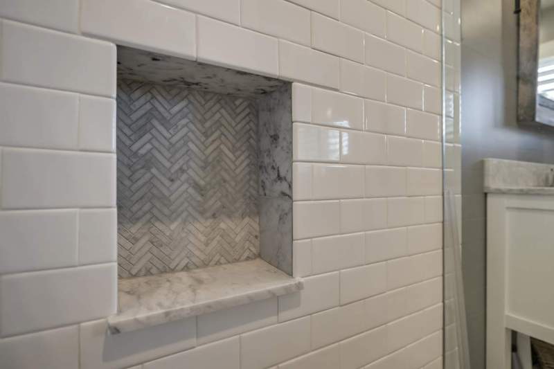 Marble-niches-in-shower