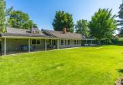 2-back-patios-in-huge-yard